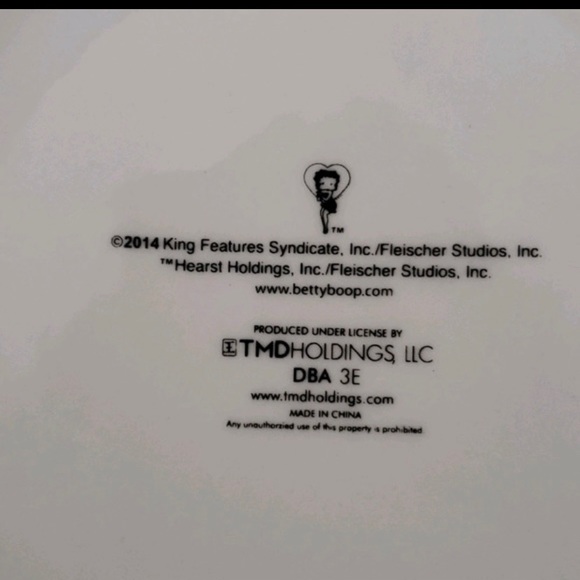 Betty Boop Collectable Plate Set - Picture 3 of 3